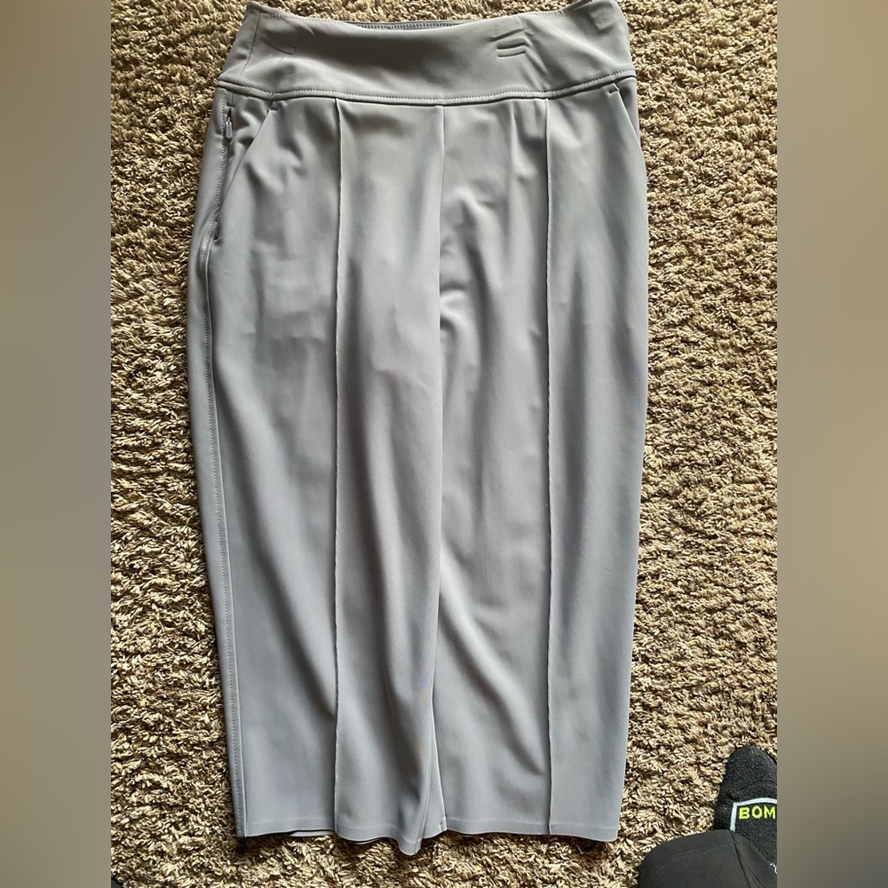Athleta Light Gray cropped dress pant
